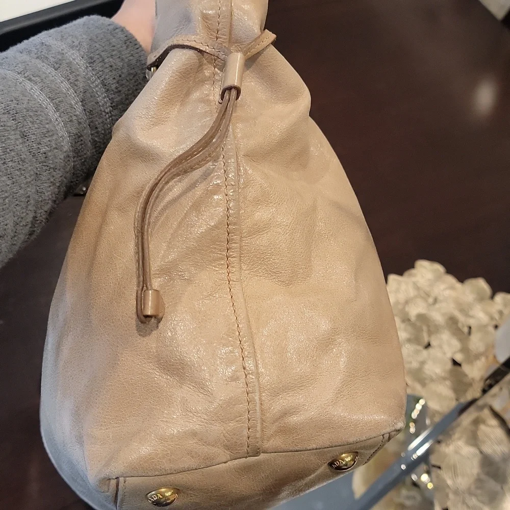 Authentic Prada leather bag - Picture 4 of 11